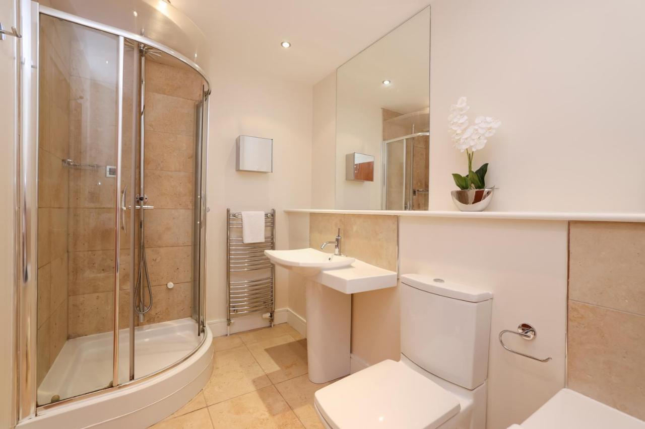 Joivy Spacious 2 Bed,2 Bath Flat, Free Parking And Rooftop Terrace EDI Exterior foto
